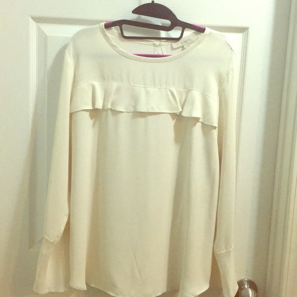 LOFT white blouse with a ruffle